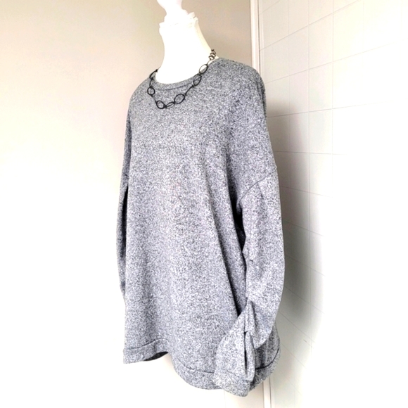 Oversized Grey Top - Picture 2 of 9